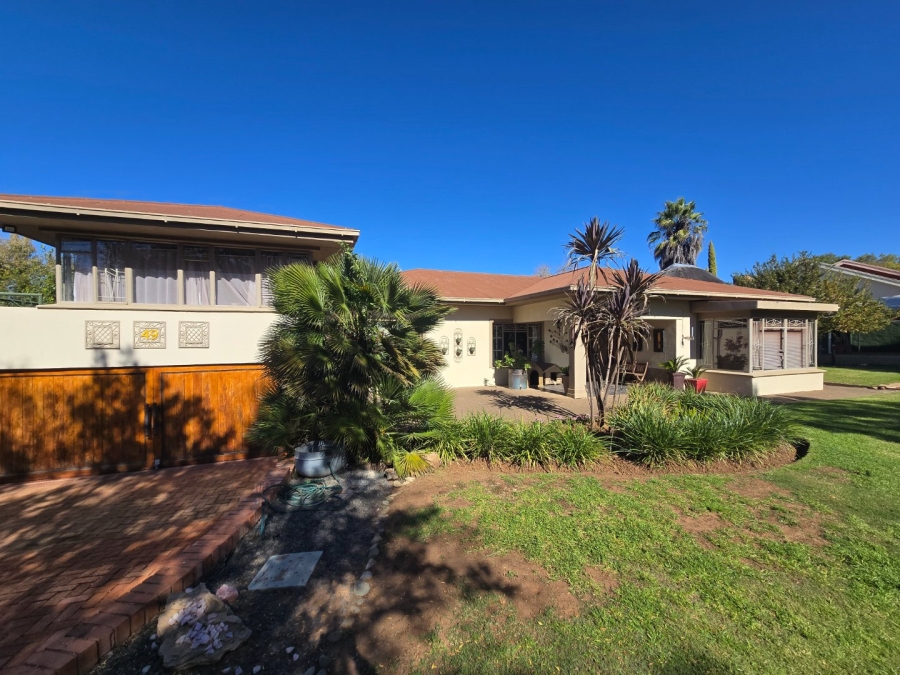 5 Bedroom Property for Sale in Dan Pienaar Free State